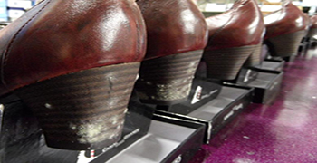 導致鞋子發霉的原因竟然是膠水！