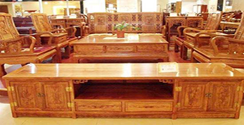 實(shí)木家具老是發(fā)霉如何處理好?